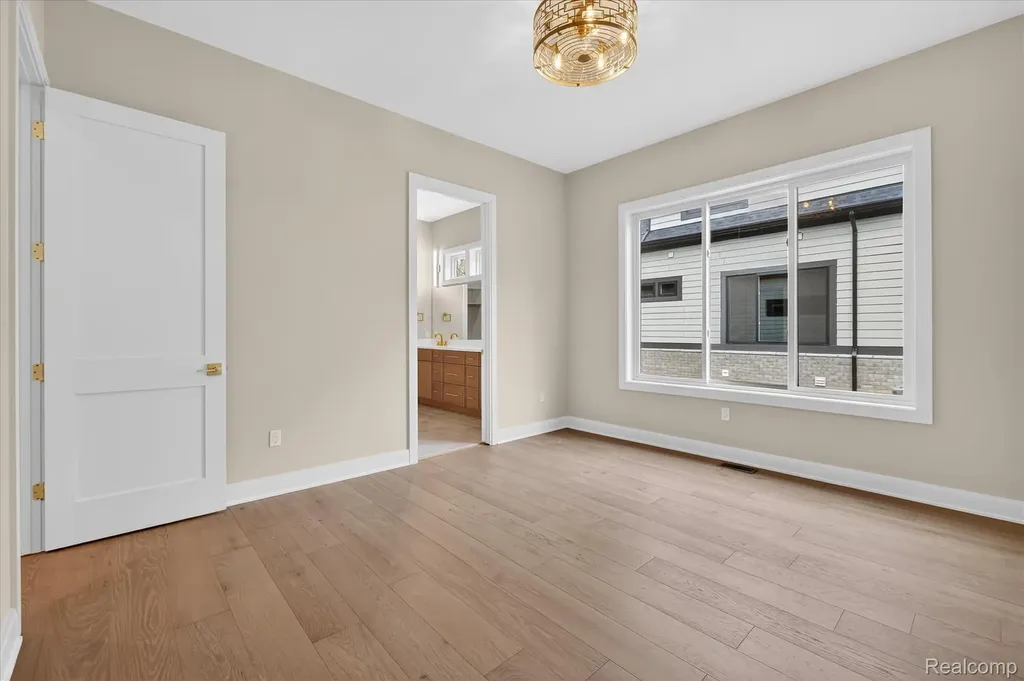 546 Maplehill Road Rochester Hills City MI 48306