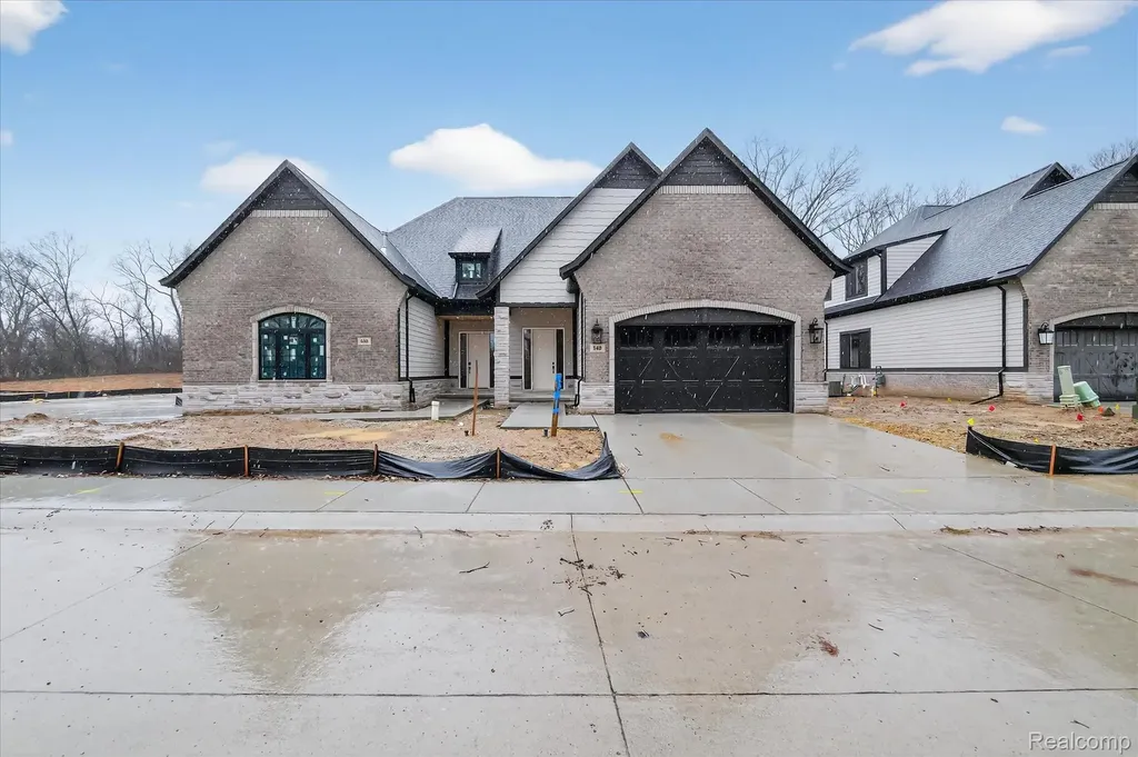 546 Maplehill Road Rochester Hills City MI 48306