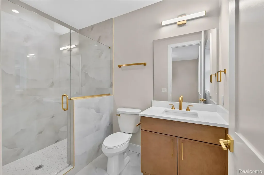 546 Maplehill Road Rochester Hills City MI 48306