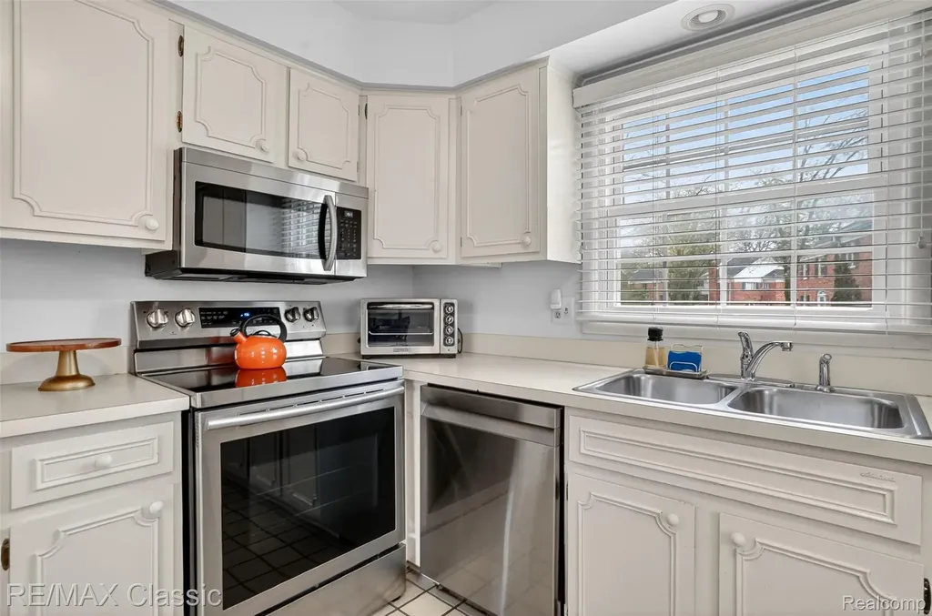 1460 Trailwood Path Bloomfield Hills City MI 48301