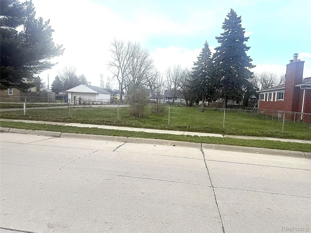 24820 Wagner Ave Avenue Warren City MI 48089