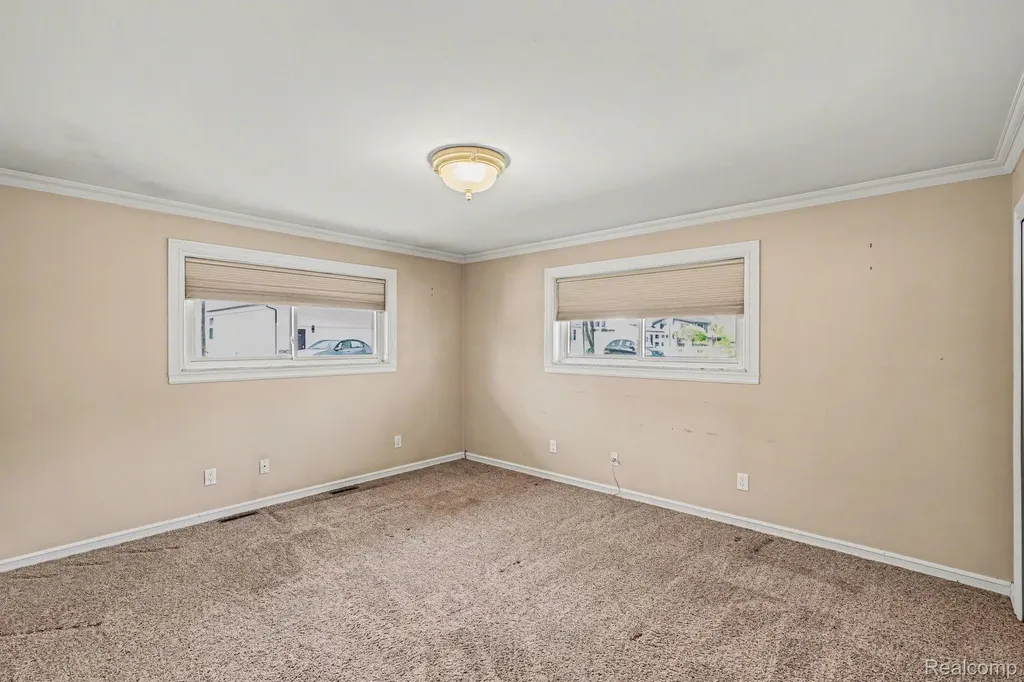 2596 N Williams Lake Road Waterford Charter Township MI 48327