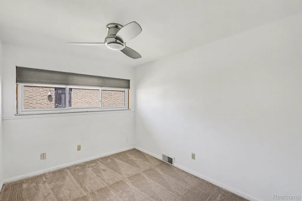 2596 N Williams Lake Road Waterford Charter Township MI 48327
