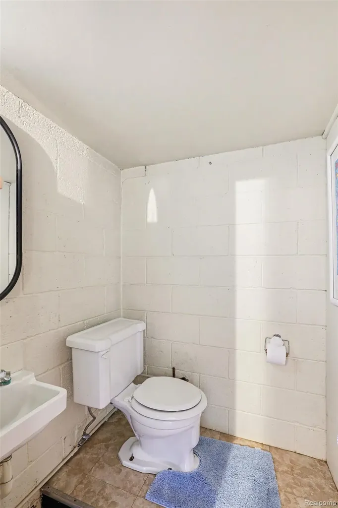 2596 N Williams Lake Road Waterford Charter Township MI 48327