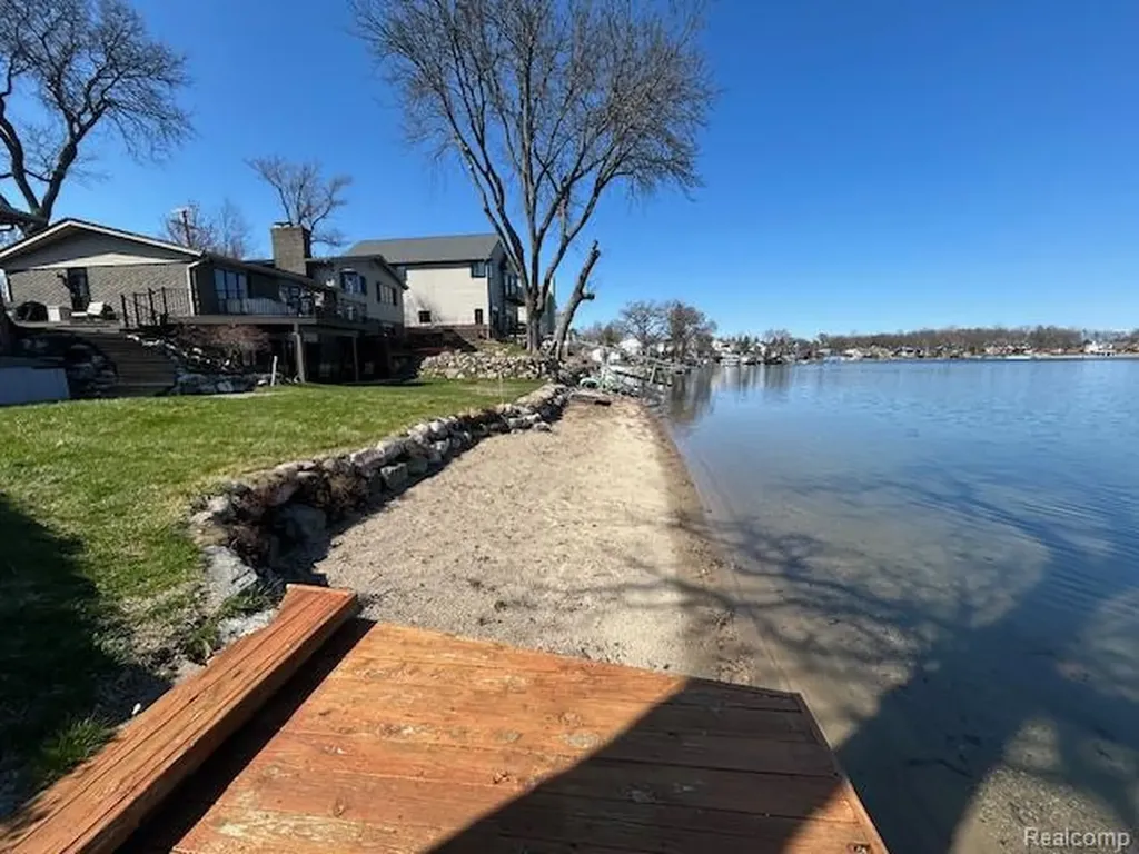 2596 N Williams Lake Road Waterford Charter Township MI 48327