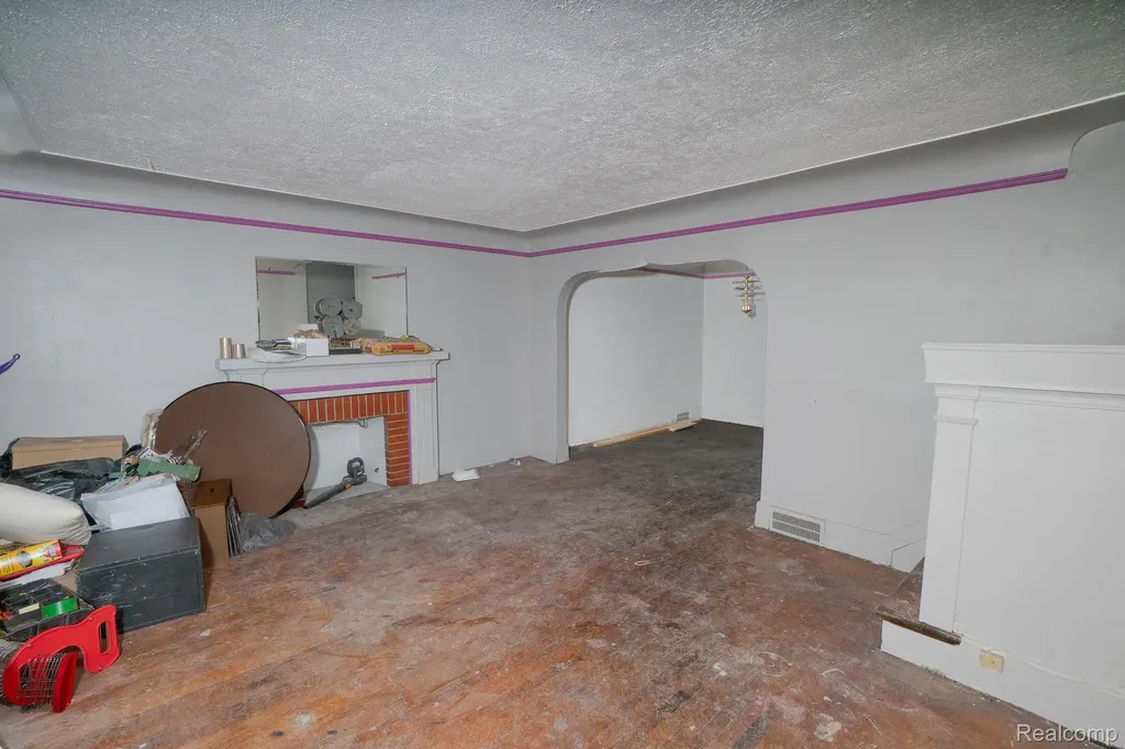 12257 W Jeffries Freeway Detroit City MI 48204