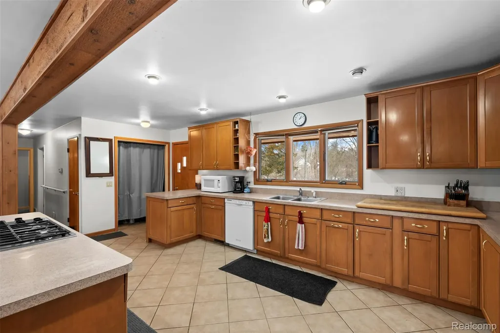 9130 Bayfield Lane Green Oak Township MI 48116