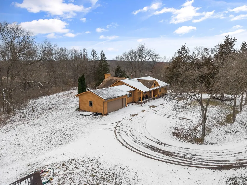 9130 Bayfield Lane Green Oak Township MI 48116