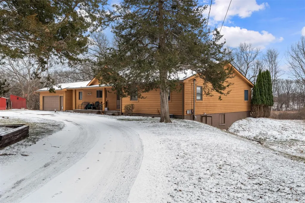9130 Bayfield Lane Green Oak Township MI 48116