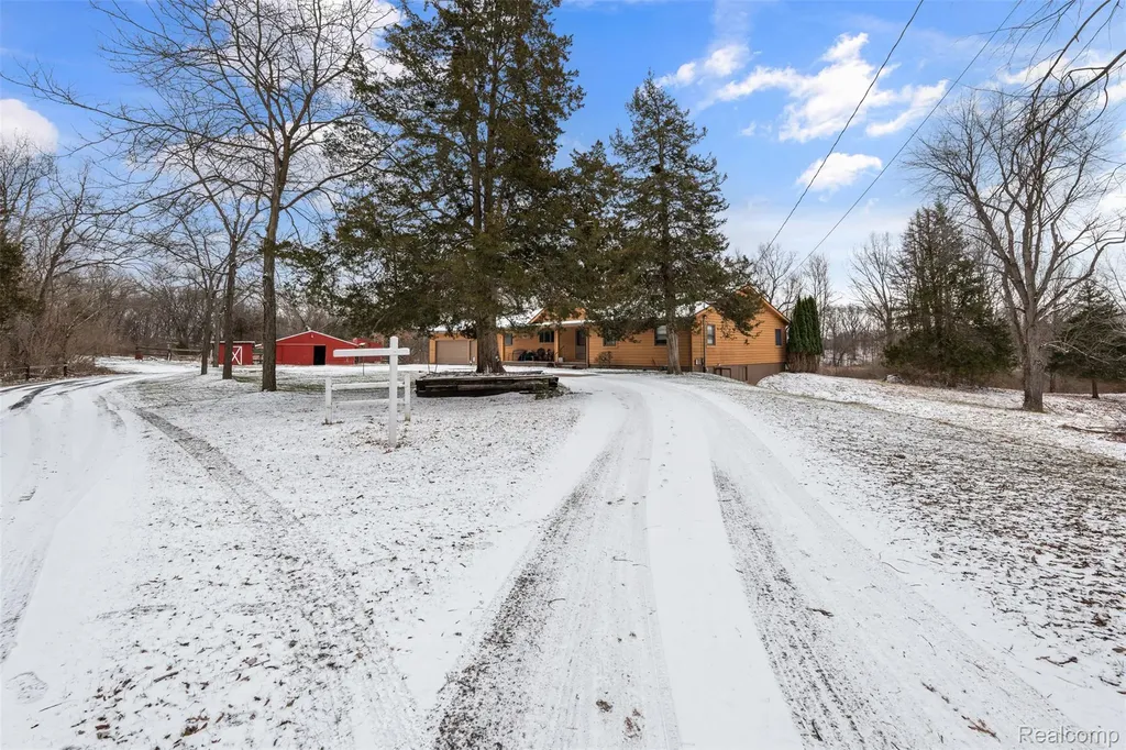 9130 Bayfield Lane Green Oak Township MI 48116