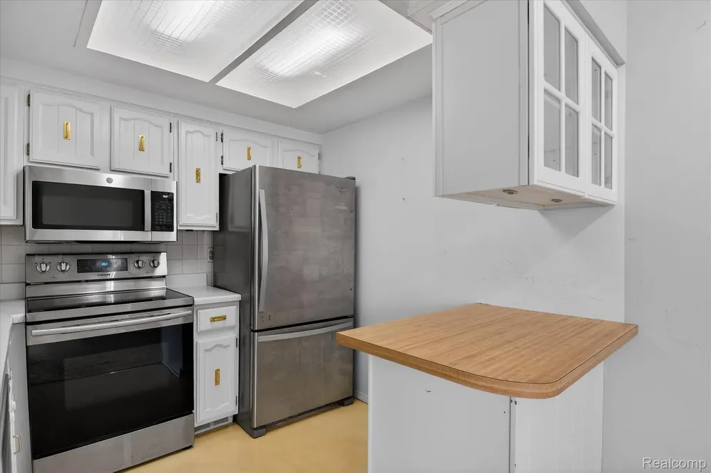 19555 Dartmouth Place Northville Township MI 48167
