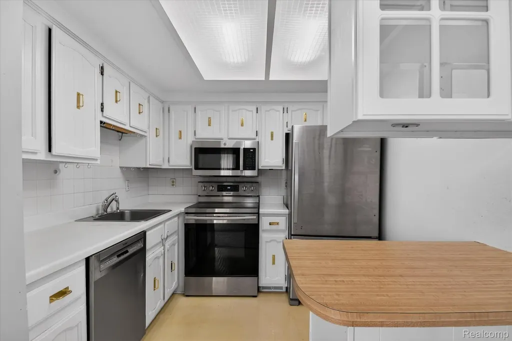 19555 Dartmouth Place Northville Township MI 48167