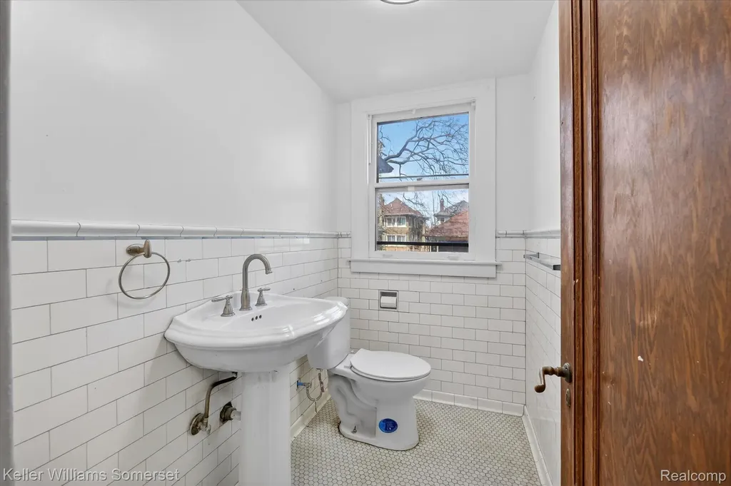 1986 W Boston Boulevard Detroit City MI 48206