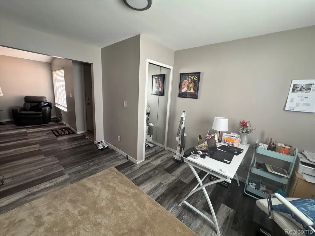 27114 Antonio Drive Roseville City MI 48066