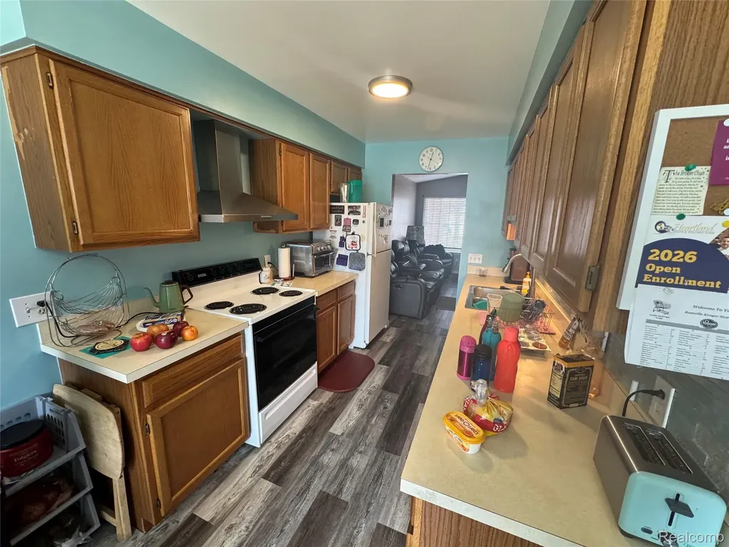 27114 Antonio Drive Roseville City MI 48066