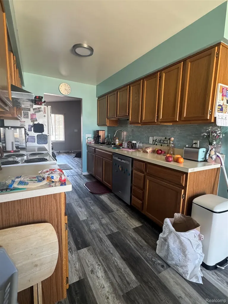 27114 Antonio Drive Roseville City MI 48066