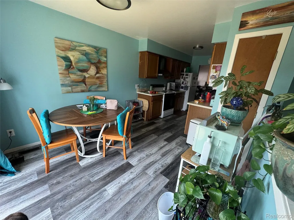 27114 Antonio Drive Roseville City MI 48066