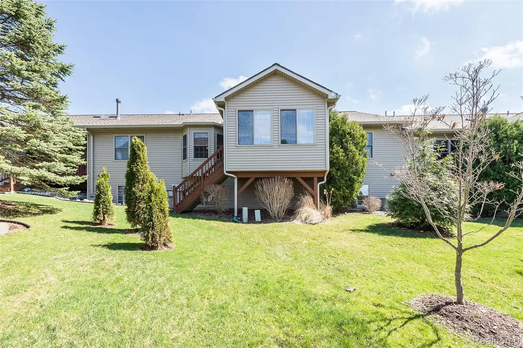 6062 Green Ash Drive Brighton City MI 48116