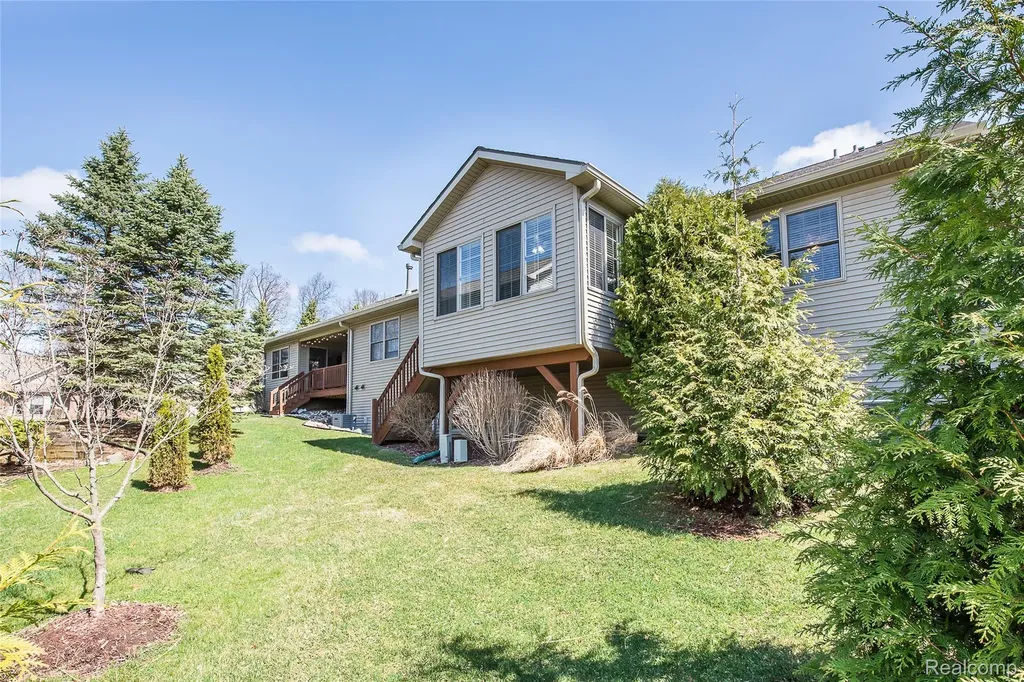 6062 Green Ash Drive Brighton City MI 48116
