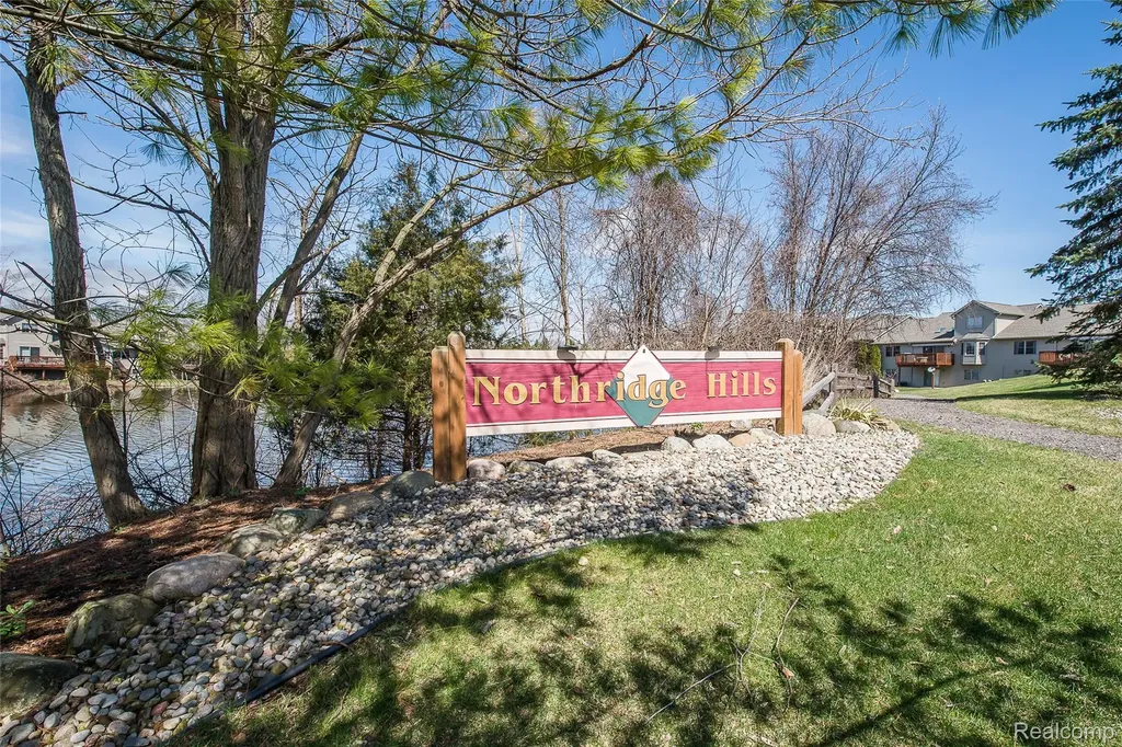 6062 Green Ash Drive Brighton City MI 48116