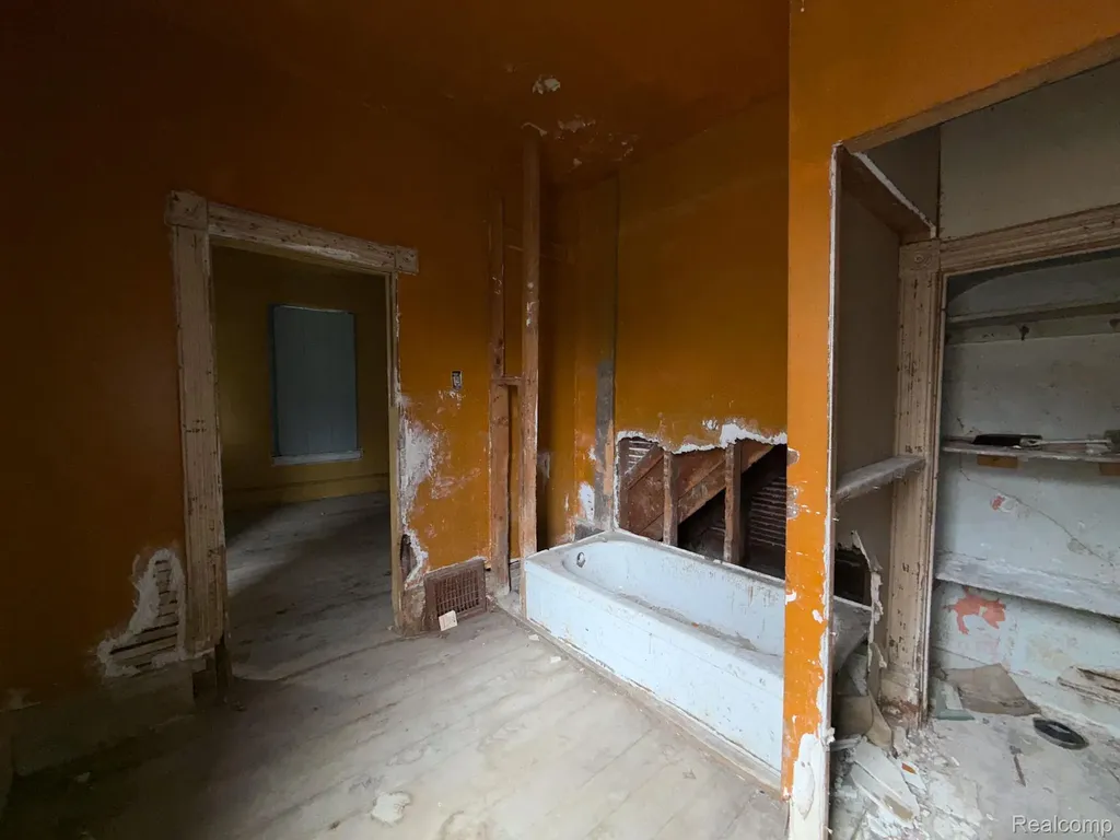 2546 W Forest Avenue Detroit City MI 48208