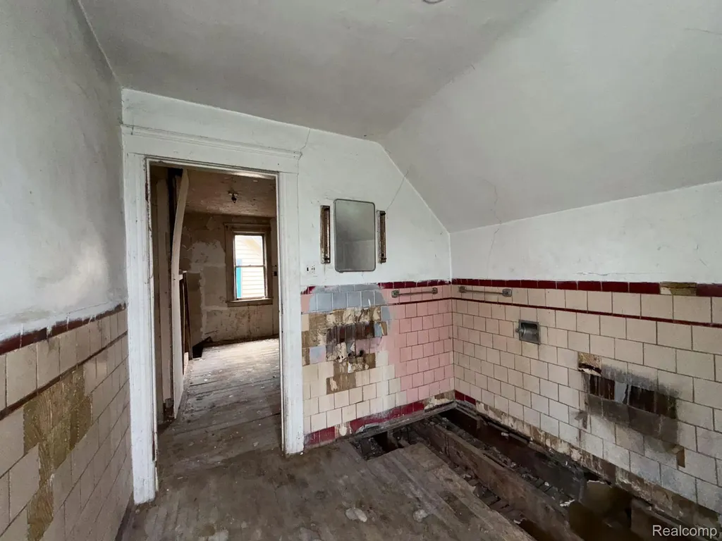 2546 W Forest Avenue Detroit City MI 48208