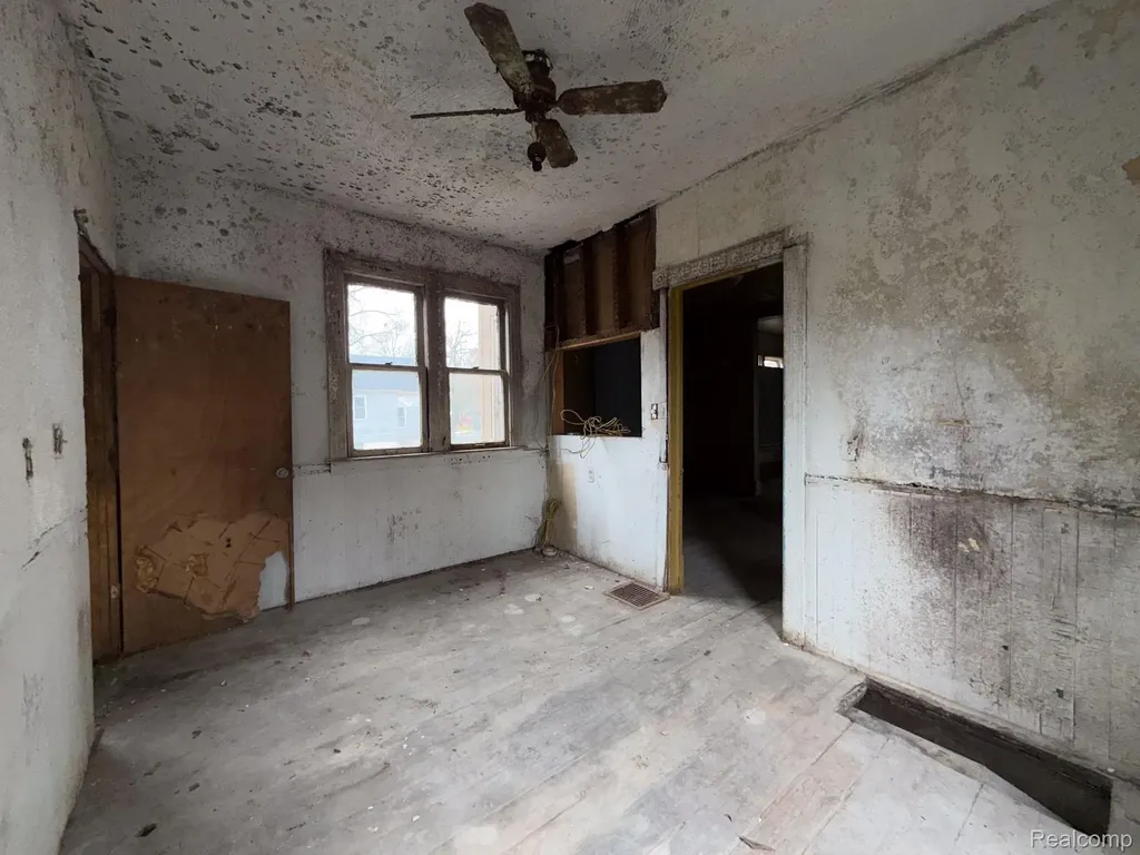 2546 W Forest Avenue Detroit City MI 48208