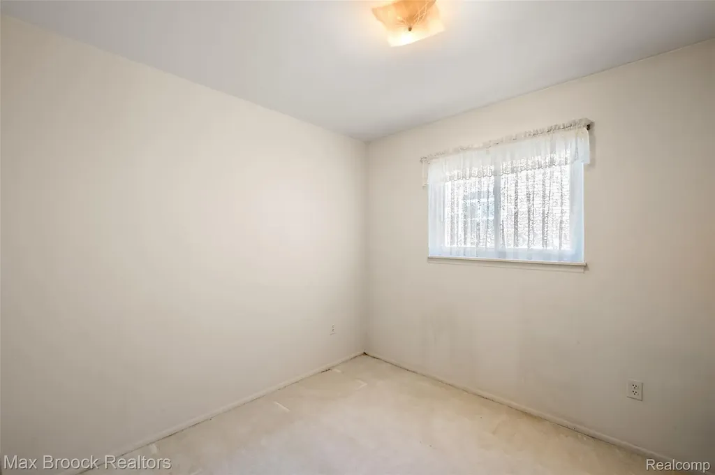 1213 Batavia Avenue Royal Oak City MI 48067
