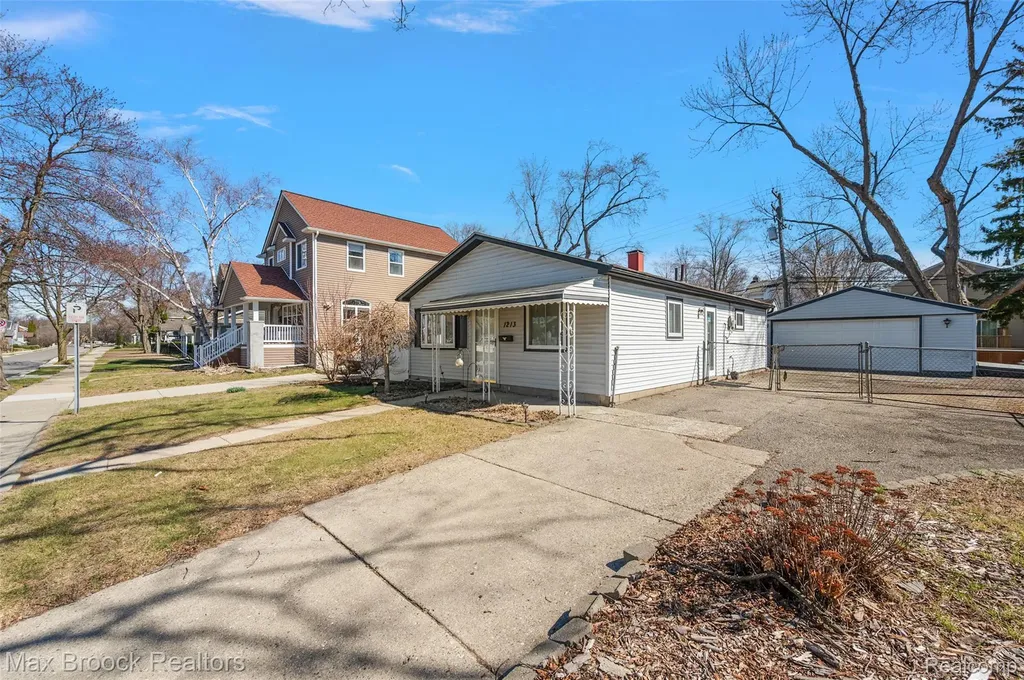 1213 Batavia Avenue Royal Oak City MI 48067