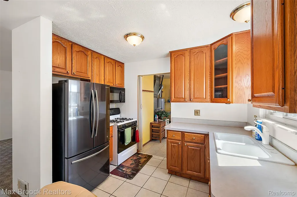 1213 Batavia Avenue Royal Oak City MI 48067