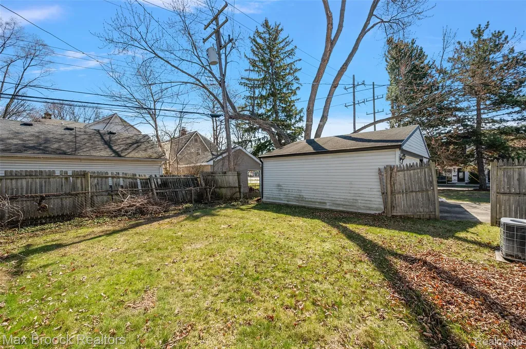 1213 Batavia Avenue Royal Oak City MI 48067