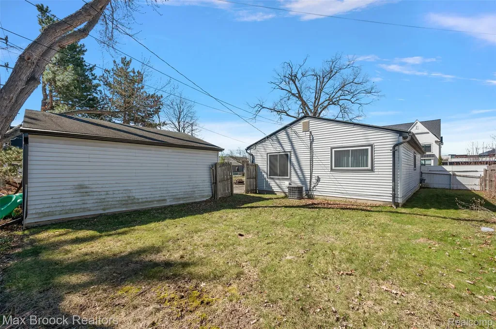 1213 Batavia Avenue Royal Oak City MI 48067