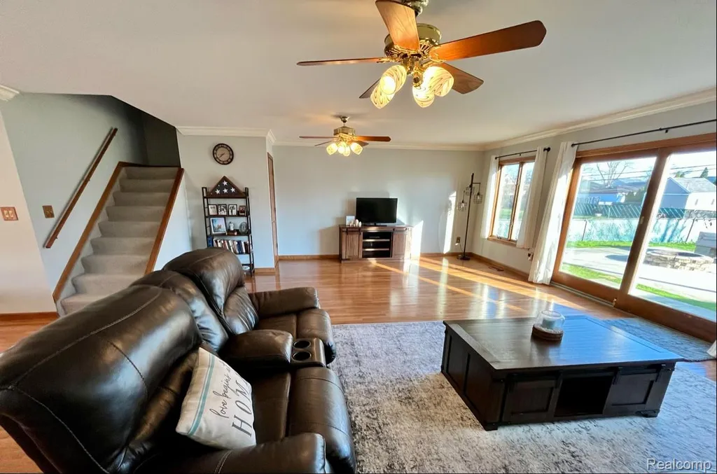 22935 Allor Street St. Clair Shores City MI 48082