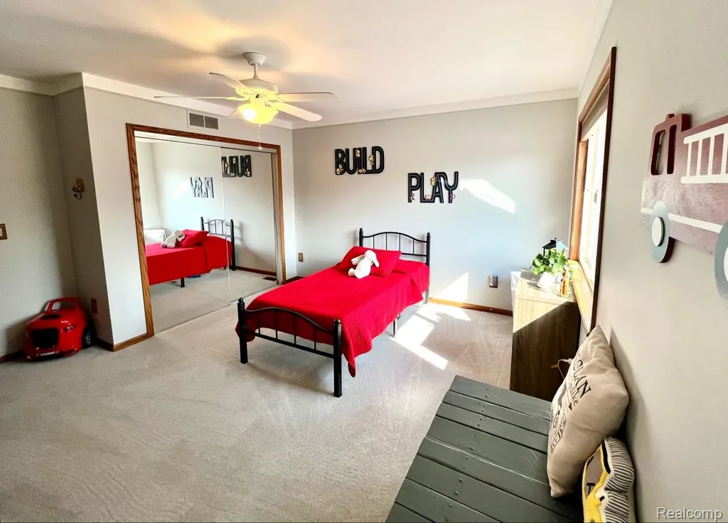 22935 Allor Street St. Clair Shores City MI 48082