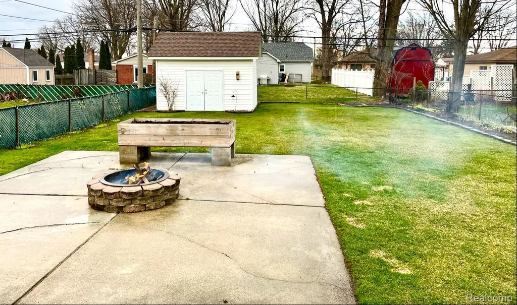 22935 Allor Street St. Clair Shores City MI 48082