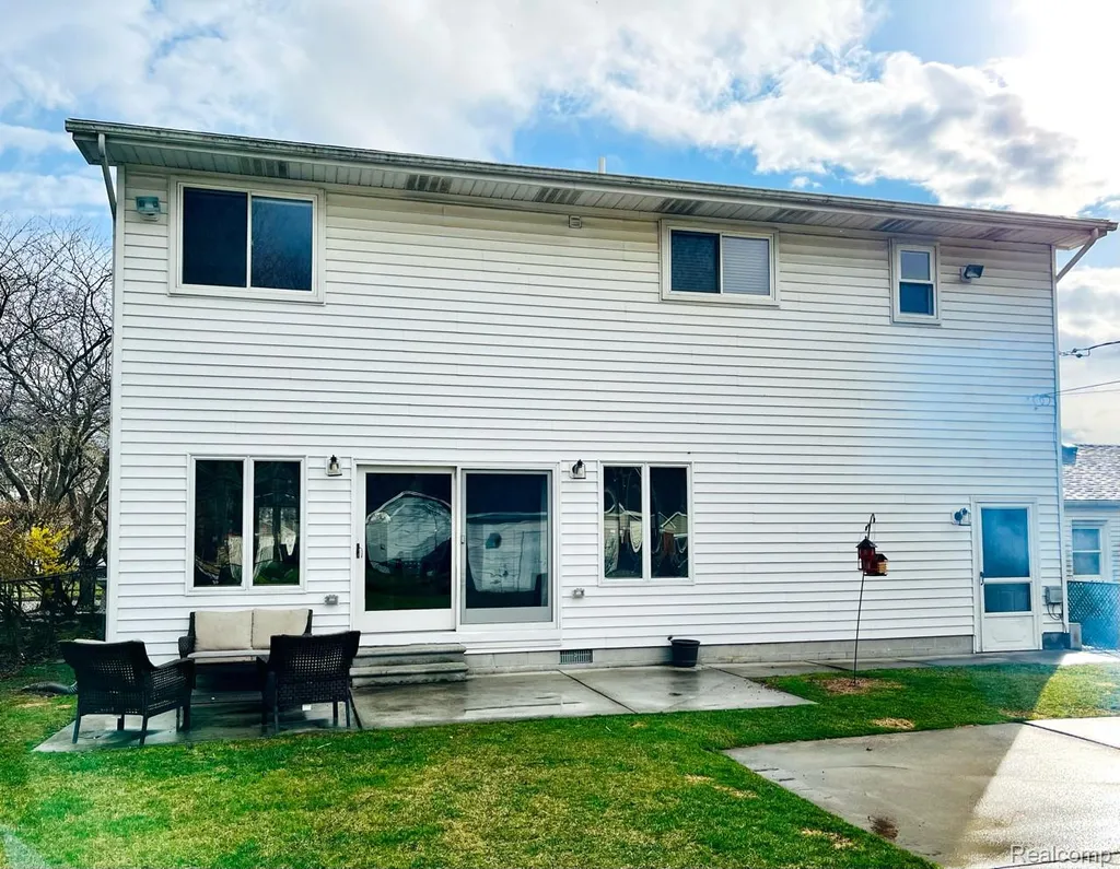 22935 Allor Street St. Clair Shores City MI 48082