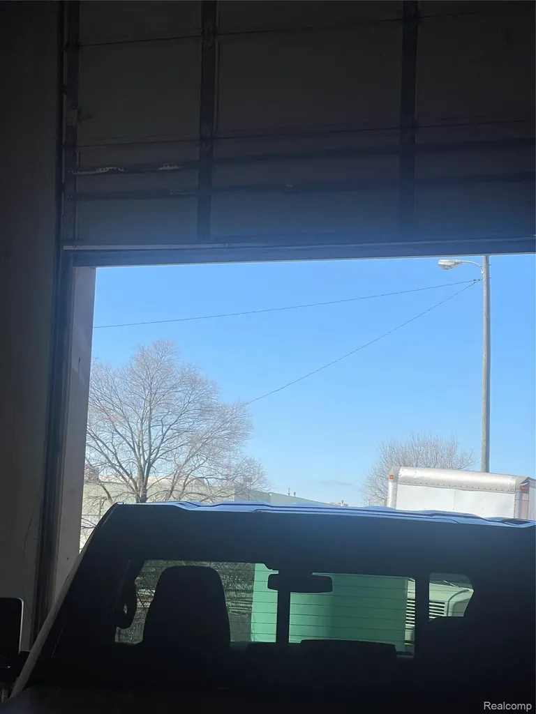 12869 W Artesian Street Detroit City MI 48223