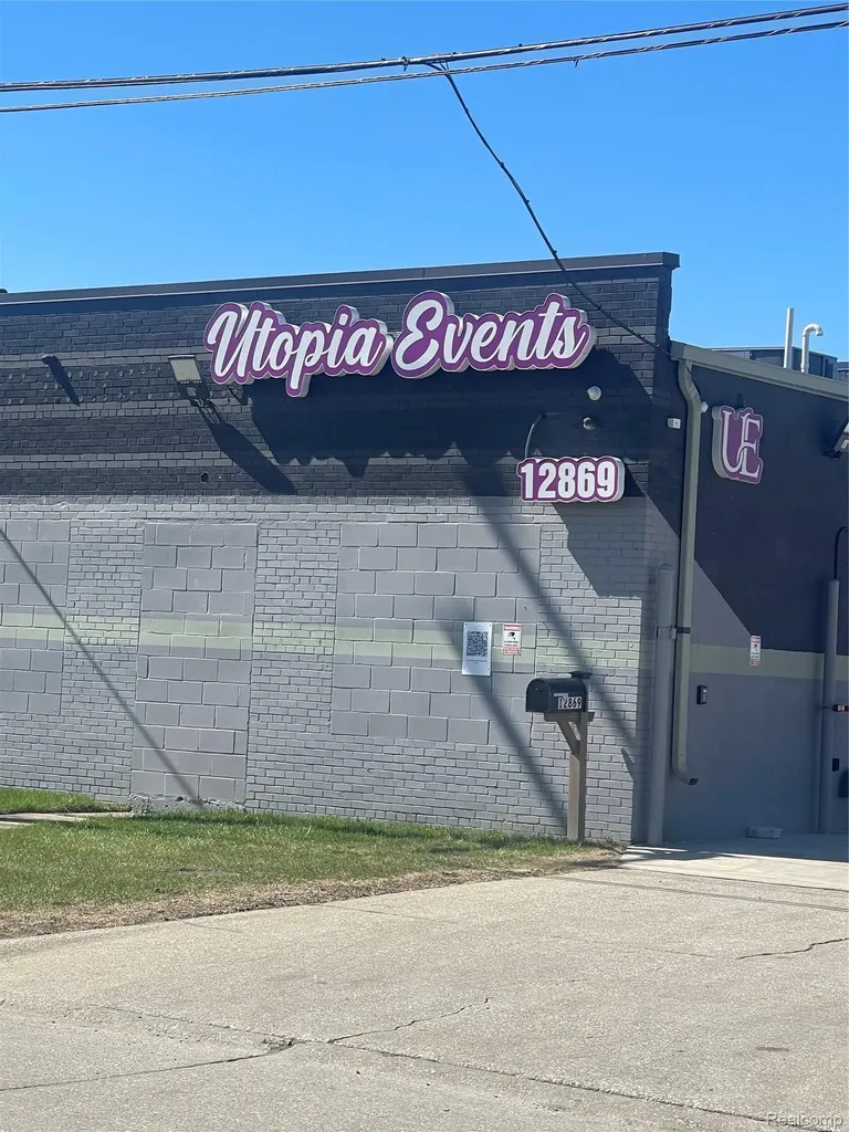 12869 W Artesian Street Detroit City MI 48223