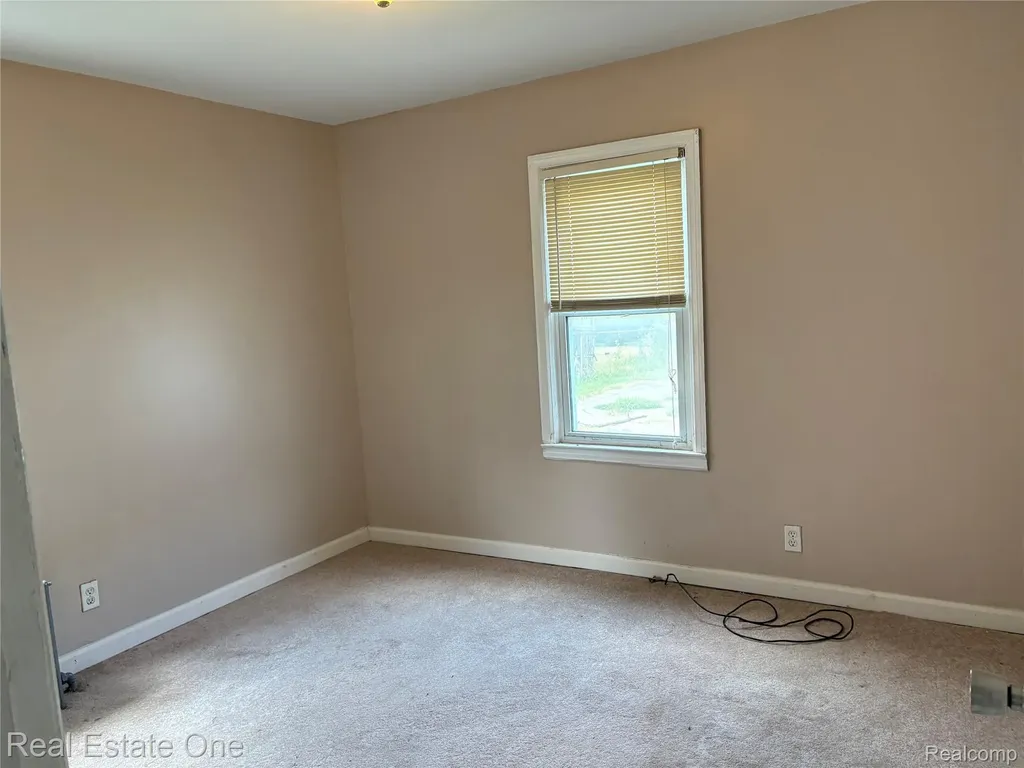 5873 Elmgrove Avenue Warren City MI 48092