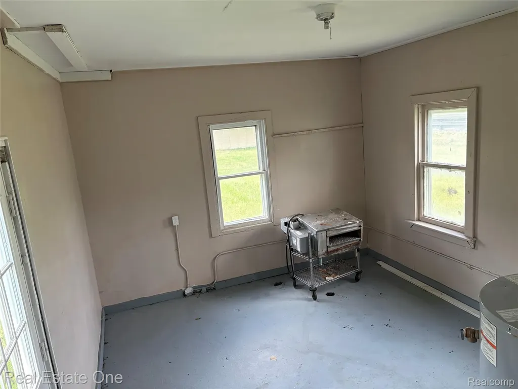 5873 Elmgrove Avenue Warren City MI 48092