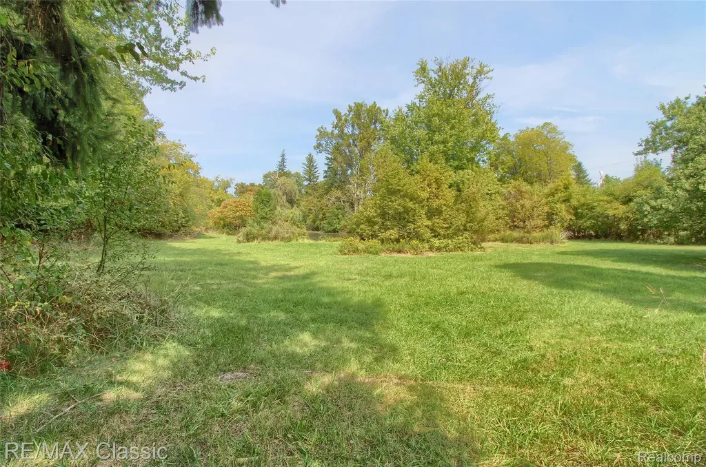 19150 Beck Road Northville Township MI 48167