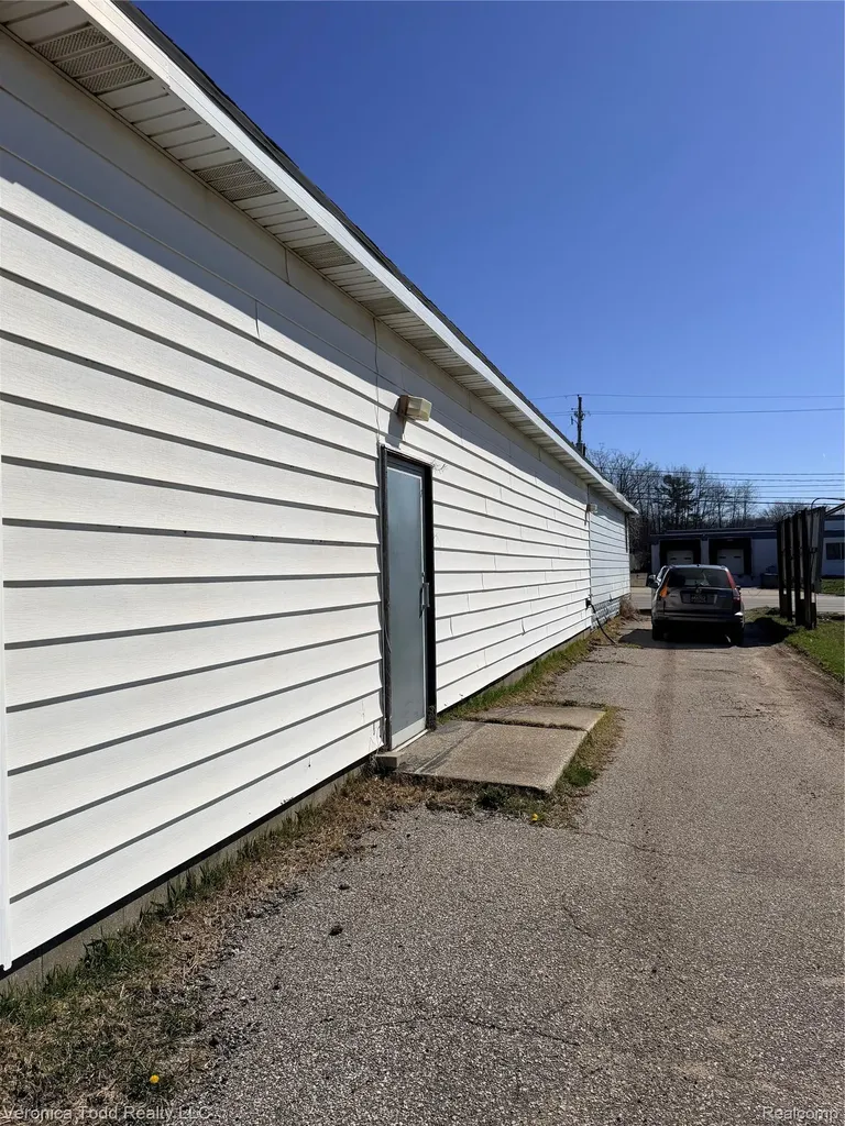2533 S Getty Street Muskegon Heights City MI 49444