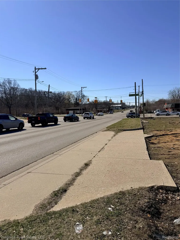 2533 S Getty Street Muskegon Heights City MI 49444