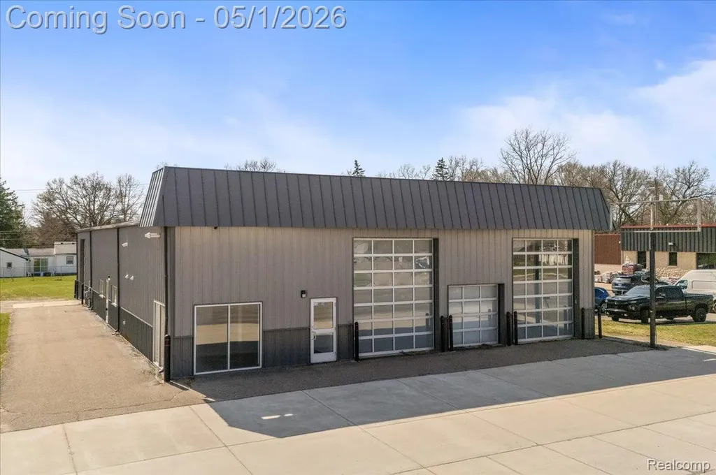 588 S Lapeer Road Oxford Charter Township MI 48371
