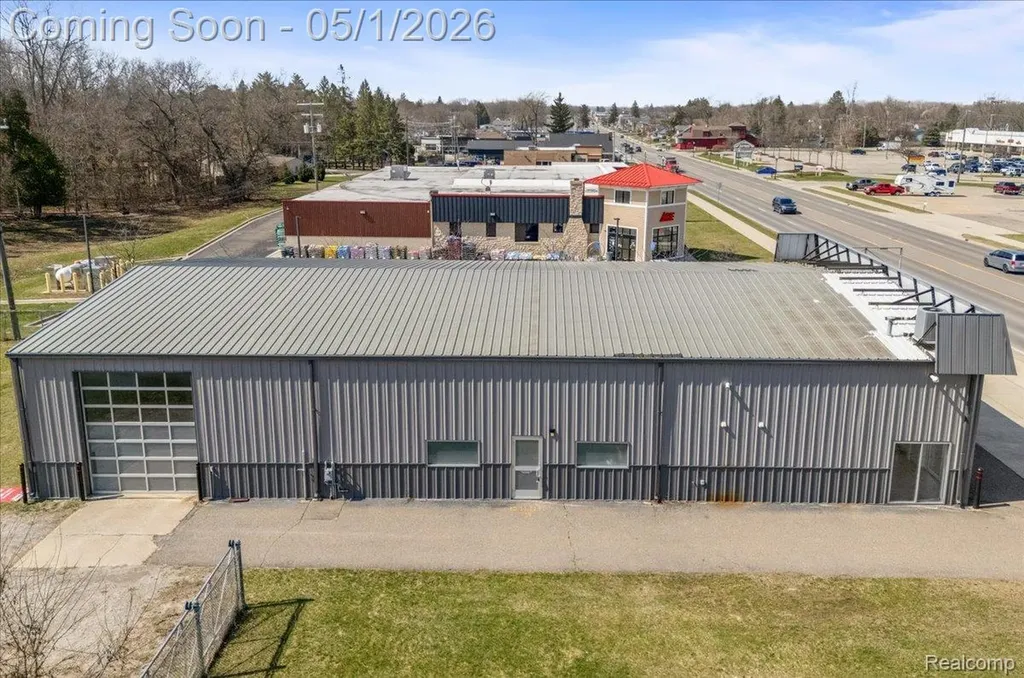 588 S Lapeer Road Oxford Charter Township MI 48371