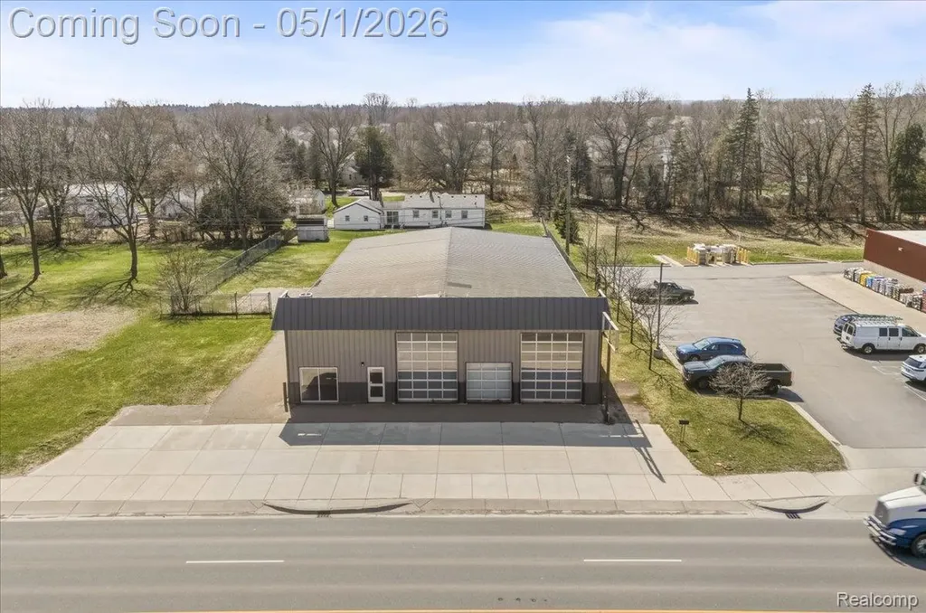 588 S Lapeer Road Oxford Charter Township MI 48371
