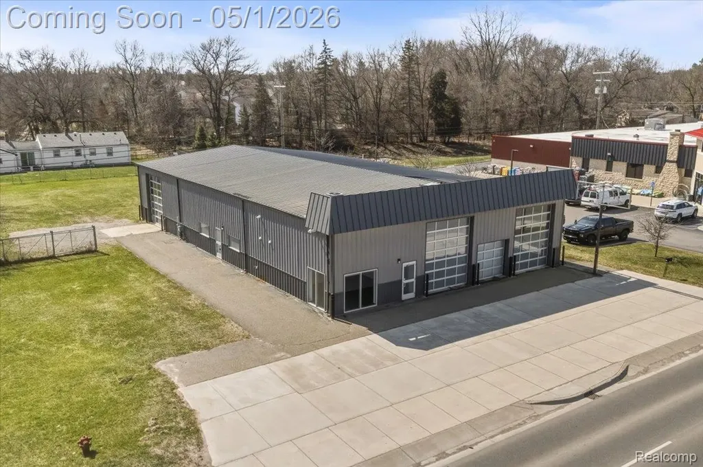 588 S Lapeer Road Oxford Charter Township MI 48371
