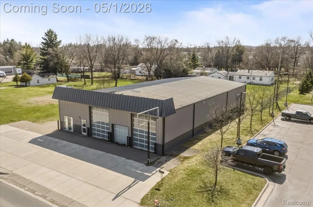 588 S Lapeer Road Oxford Charter Township MI 48371