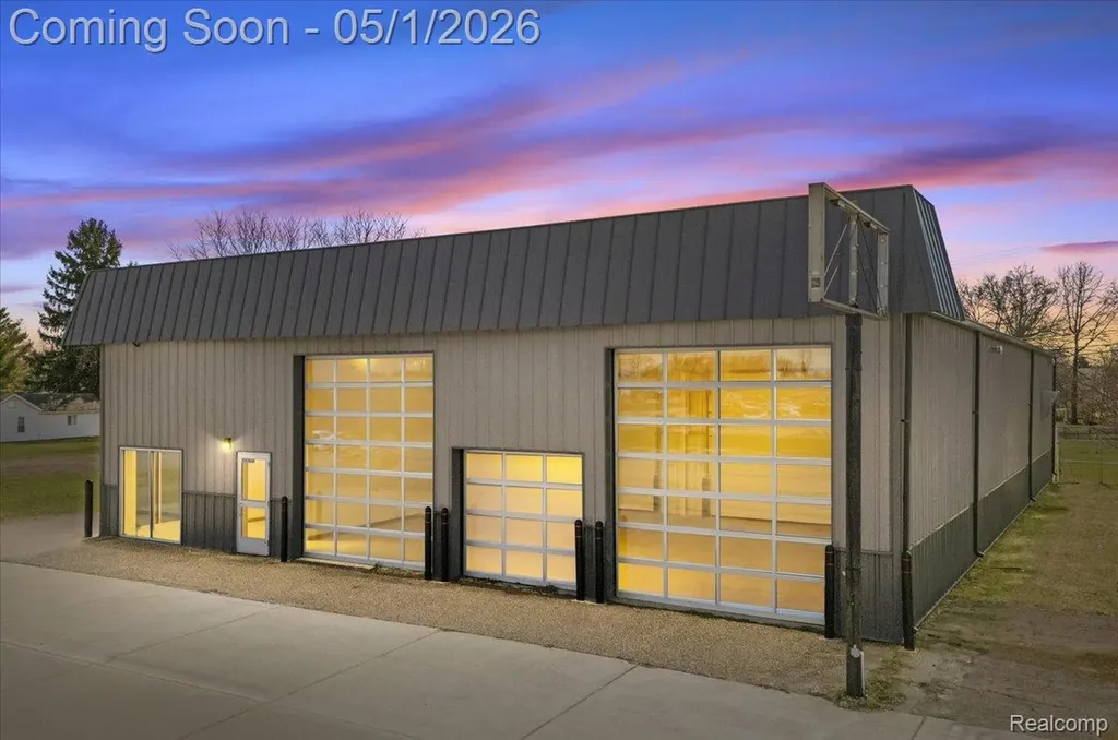 588 S Lapeer Road Oxford Charter Township MI 48371