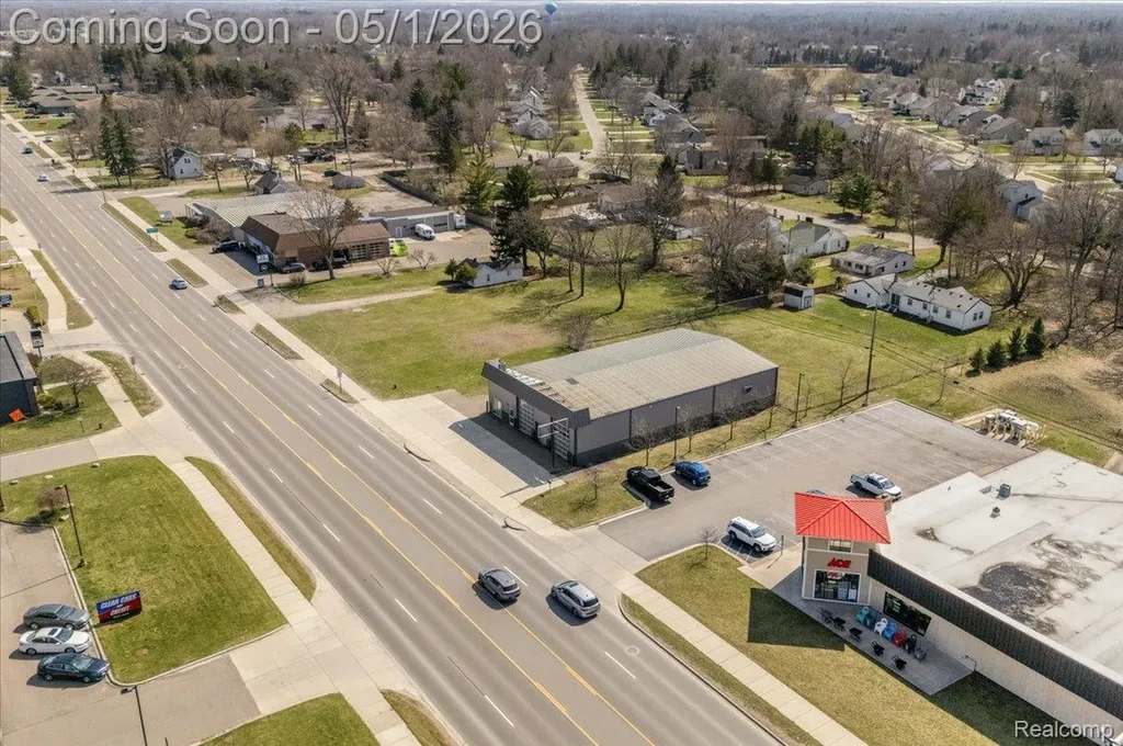 588 S Lapeer Road Oxford Charter Township MI 48371